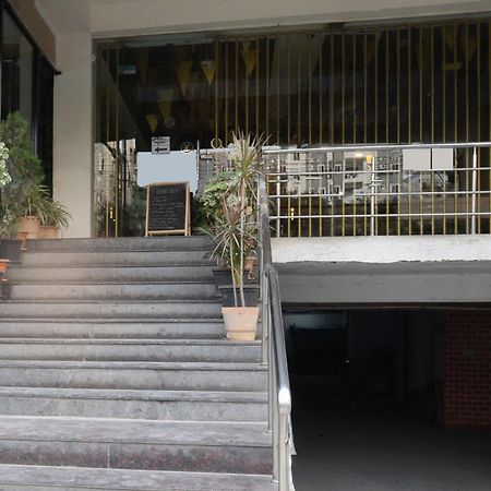 Super Townhouse Madhapur 100 Feet Road Formerly Jkc Grand Hyderabad Ngoại thất bức ảnh