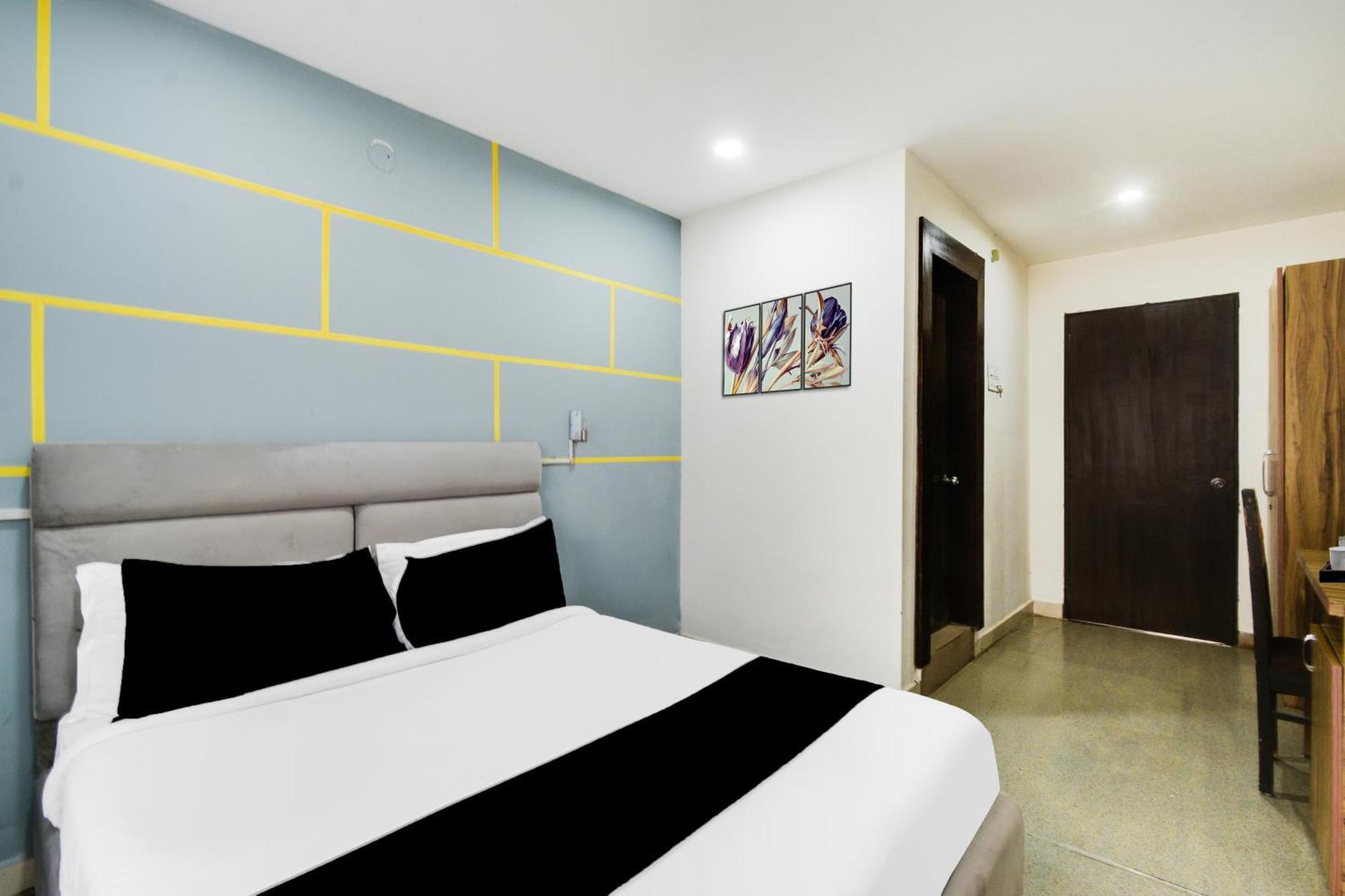 Super Townhouse Madhapur 100 Feet Road Formerly Jkc Grand Hyderabad Ngoại thất bức ảnh